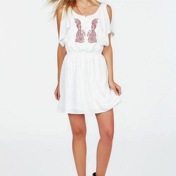 JUSTFAB Boho Embroidered Flutter Sleeve White and Red Lined Dress - Picture 1 of 11